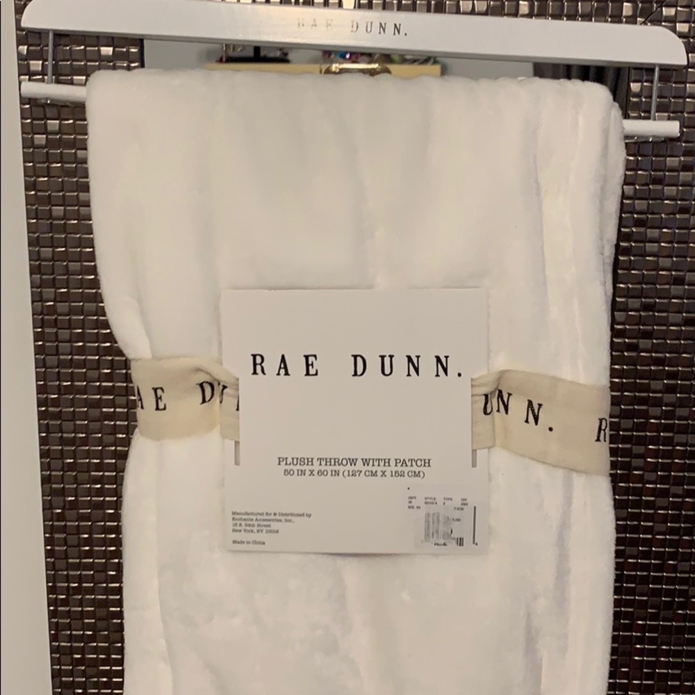 Rae Dunn plush throw - Picture 3 of 5